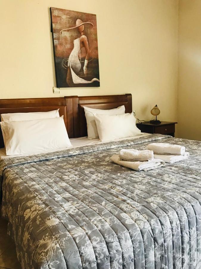 Guesthouse Adonis กาโต ลูตรากี ภายนอก รูปภาพ
