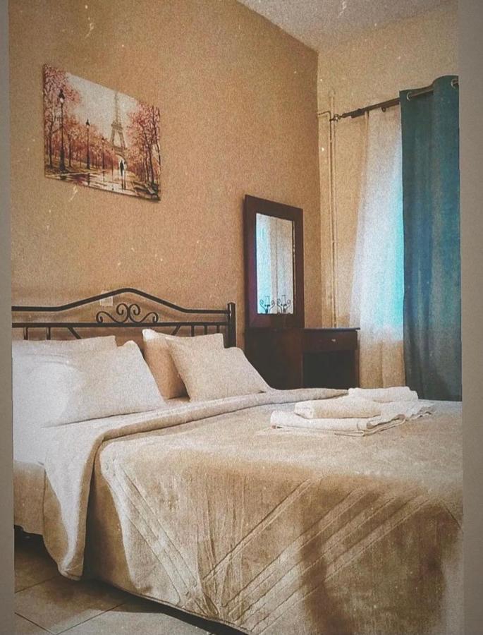 Guesthouse Adonis กาโต ลูตรากี ภายนอก รูปภาพ