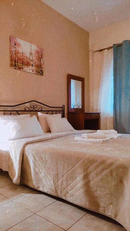 Guesthouse Adonis กาโต ลูตรากี ภายนอก รูปภาพ