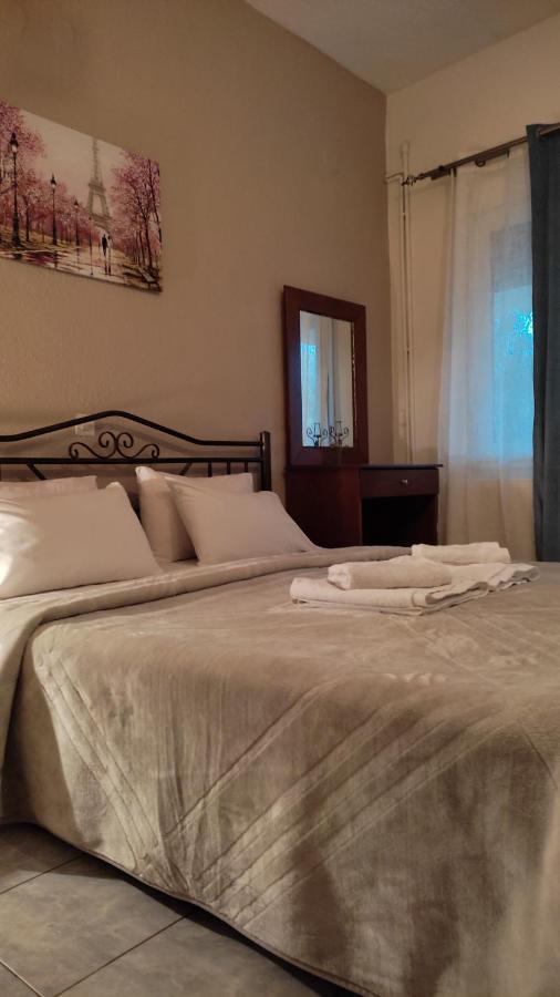 Guesthouse Adonis กาโต ลูตรากี ภายนอก รูปภาพ