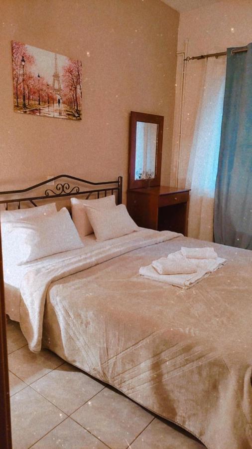 Guesthouse Adonis กาโต ลูตรากี ภายนอก รูปภาพ