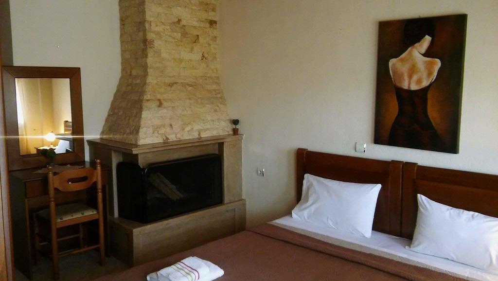 Guesthouse Adonis กาโต ลูตรากี ภายนอก รูปภาพ