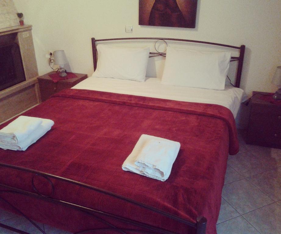 Guesthouse Adonis กาโต ลูตรากี ภายนอก รูปภาพ
